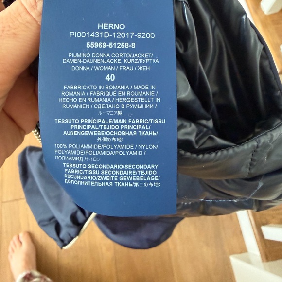 Herno Navy Short-Sleeve Quilted Packable Jacket - Picture 5 of 5